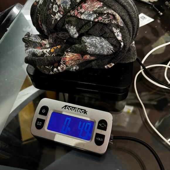 TORRID Gray Floral Sleeveless Lace Inset Split Back Tank Women Size 1 (1x) - Picture 9 of 10